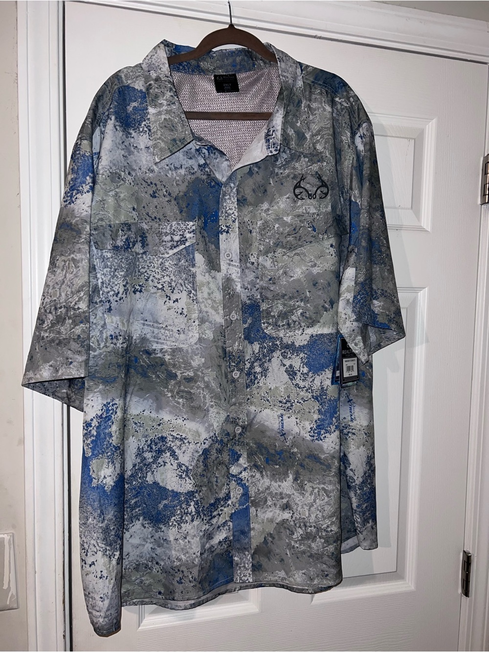 Realtree Short-Sleeve ventilated Camo Button-Up Shirt in Blue & Gray size 2XLT